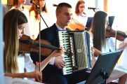 "Muzyczne kwiaty dla mamy i nie tylko..." - koncert w wykonaniu uczniów Społecznego Ogniska Muzycznego Stanisława Kadłubowskiego, 