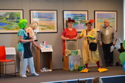 Kaczka dziwaczka - przedstawienie dla dzieci w wykonaniu uczestników Grupy Teatralnej "Domino" z  Domu Dziennego Pobytu "Senior" w Wyszkowie, 